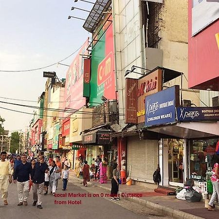 Hotel The Westend Green Νέο Δελχί Εξωτερικό φωτογραφία
